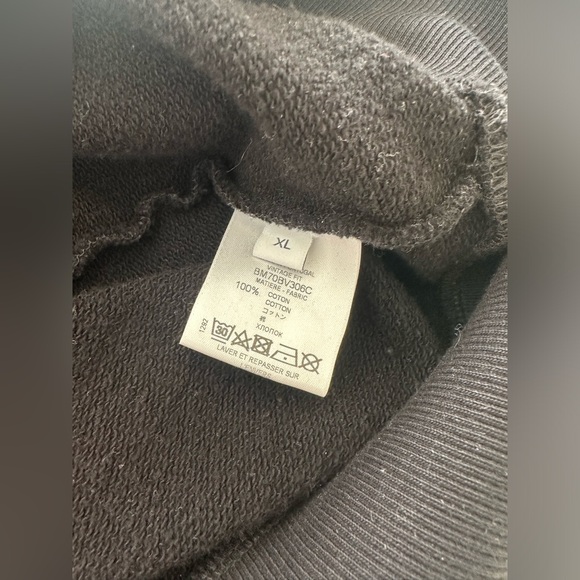 Mens Givenchy long sleeve sweater (XL) - Picture 2 of 3